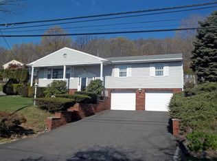24 Grove St, Haledon, NJ 07508