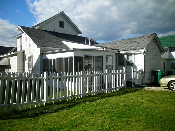 Fenced In Area & Sun Room