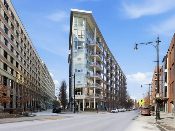 845 N Kingsbury St Unit 614, Chicago, IL 60610