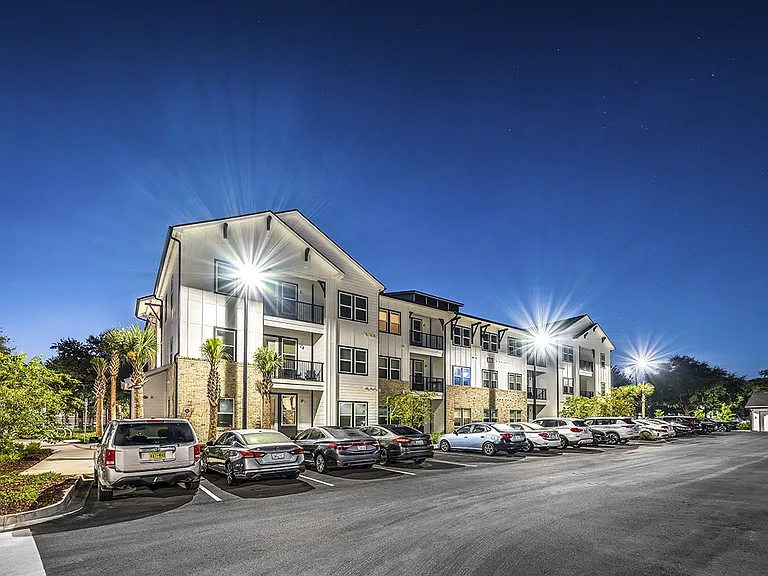 The Clarke at Kendall Town Apartments — Photo 27