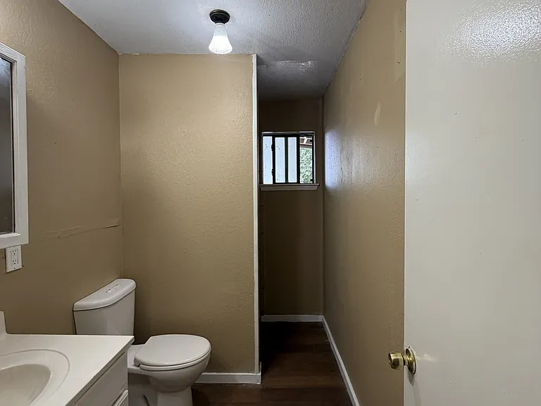 502 W Academy St — Photo 5