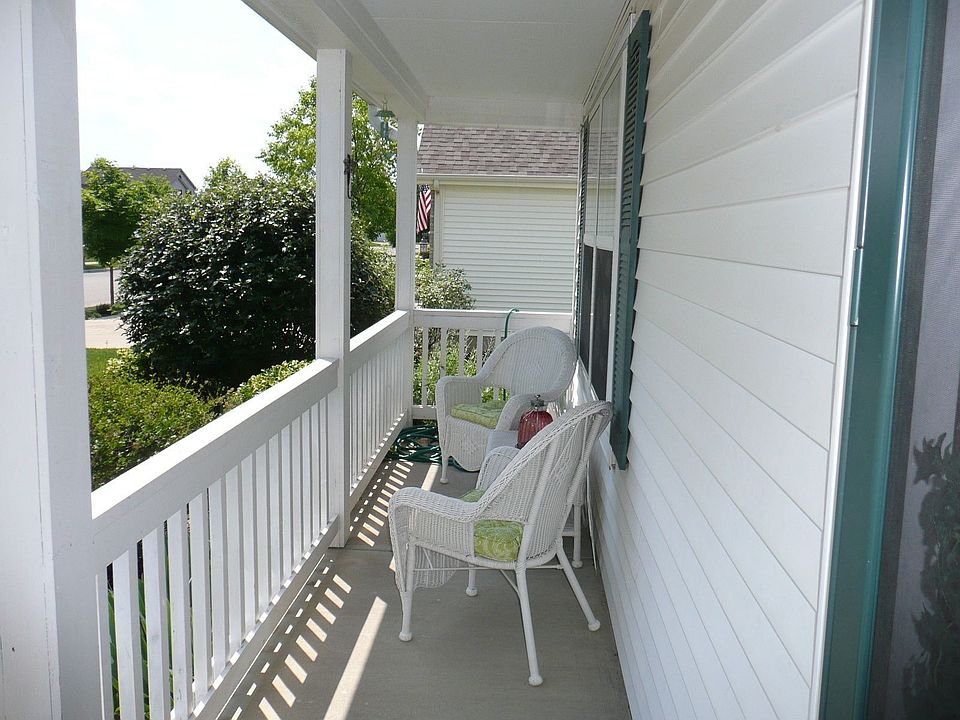 1st image of 883 Brittany Dr
