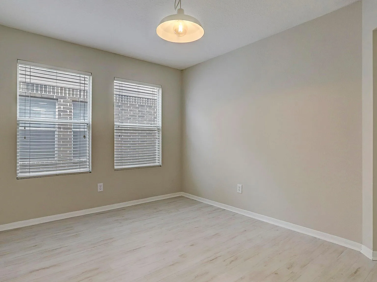 4 bed, 2.5 bath, 2263 sqft, $2,025 — Photo 2