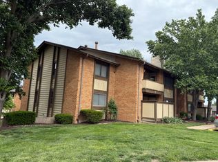 7 Fairways Cir #C, Saint Charles, MO 63303
