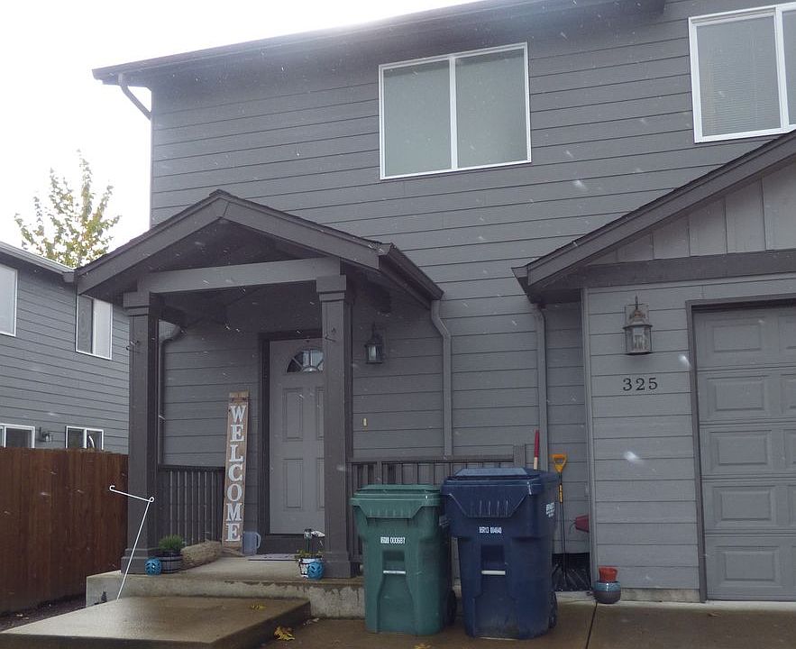 1st image of 323-325 Tracy Ct
