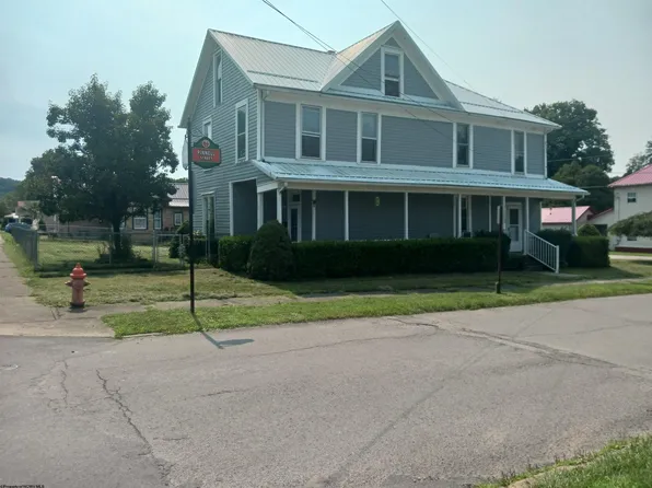49 W Lincoln St, Buckhannon, WV 26201
