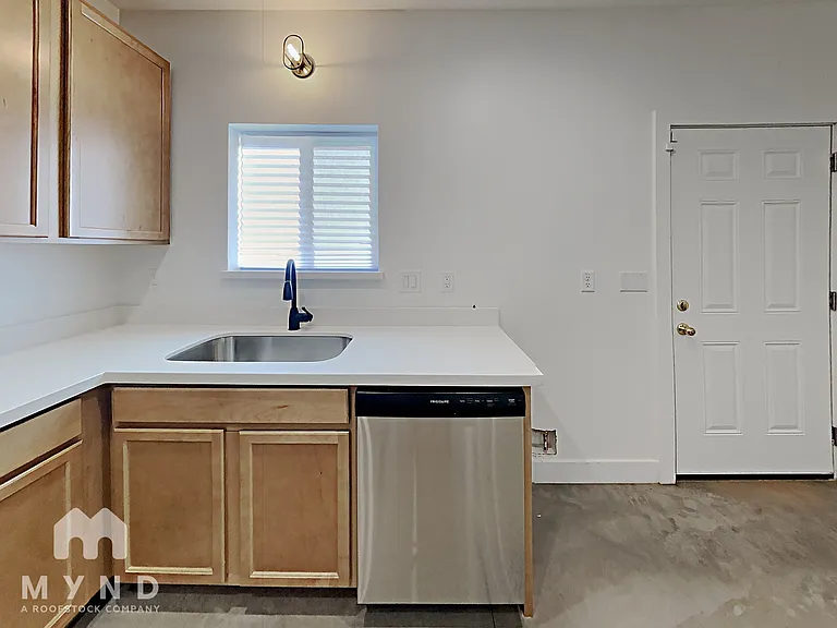 909 S 5th Ave #2 — Photo 4