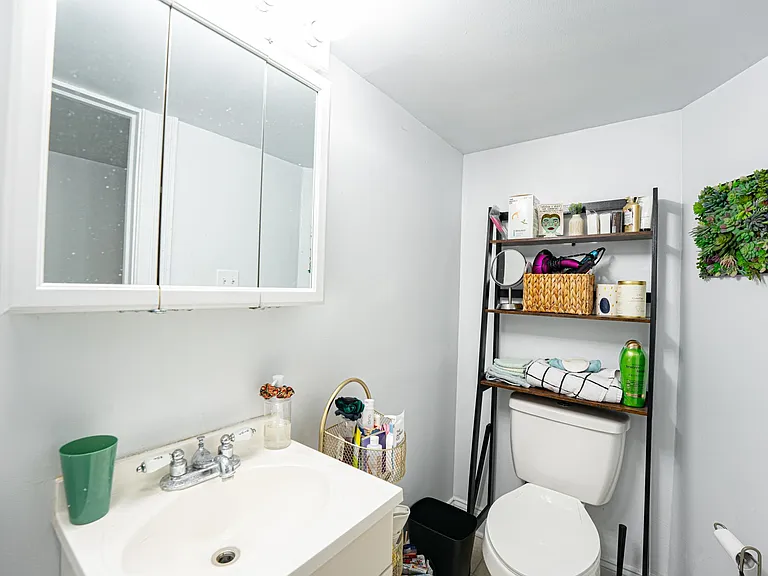 1528 Brown St #1 — Photo 10