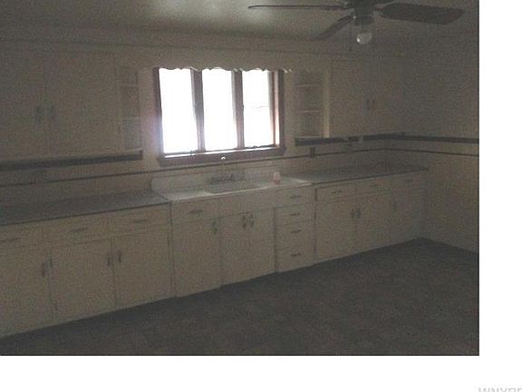 4th image of 93 Willowlawn Pkwy