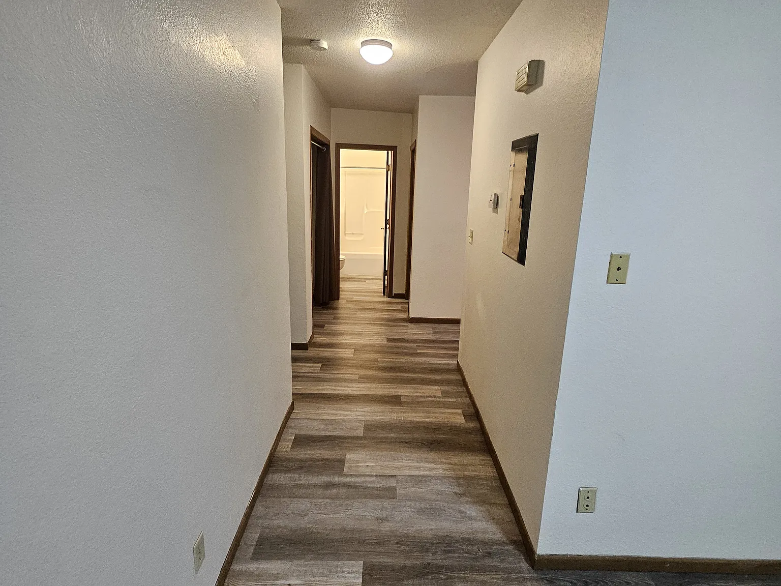 2 bed, 682 sqft, $950 — Photo 2