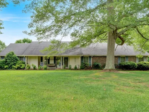 270 Oakwood Dr, Cedartown, GA 30125