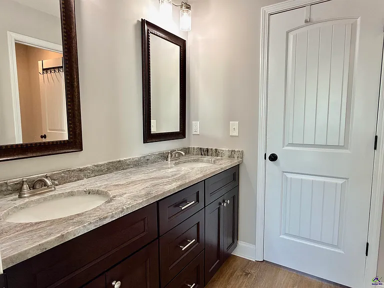 212 Beau Claire Cir — Photo 30
