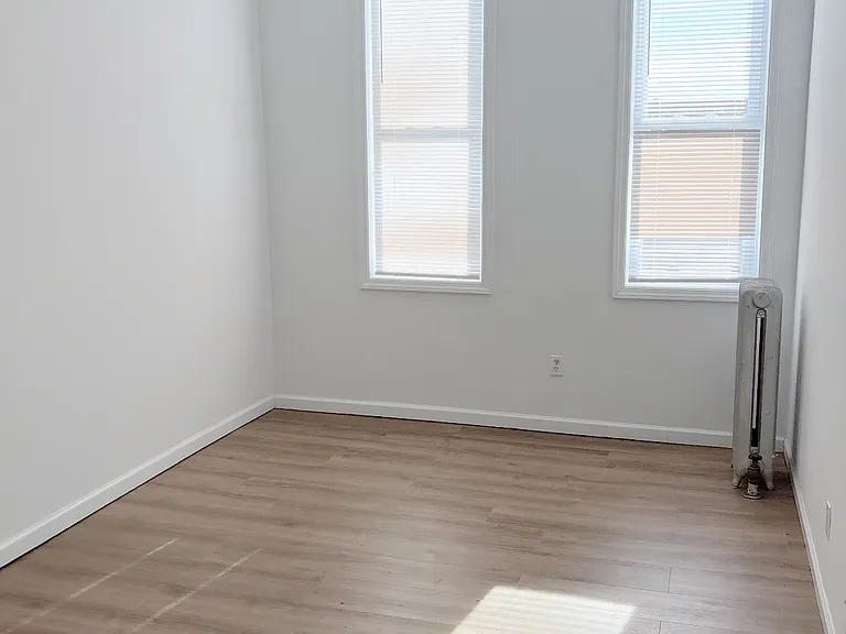 214 Hillside Ave — Photo 1