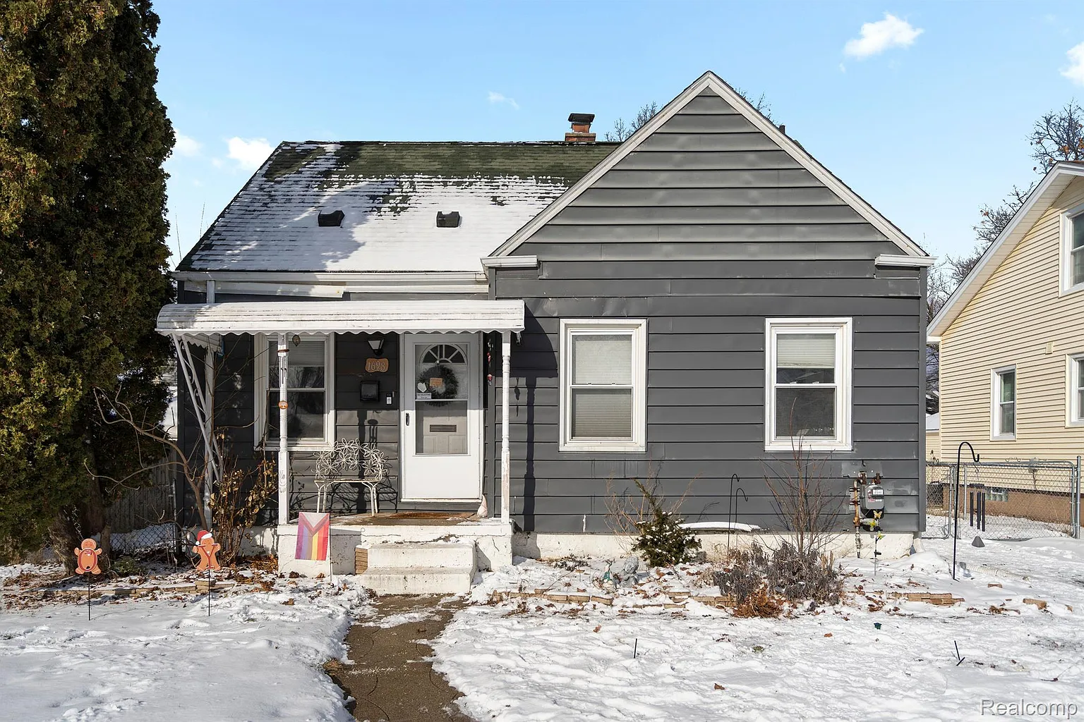 1698 Leroy St photo 1