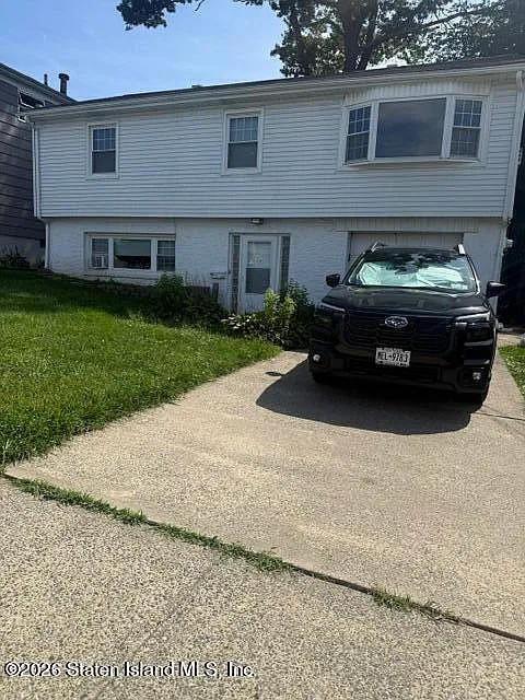 3 bed, 1.0 bath, 1080000 sqft, $2,800 — Photo 1