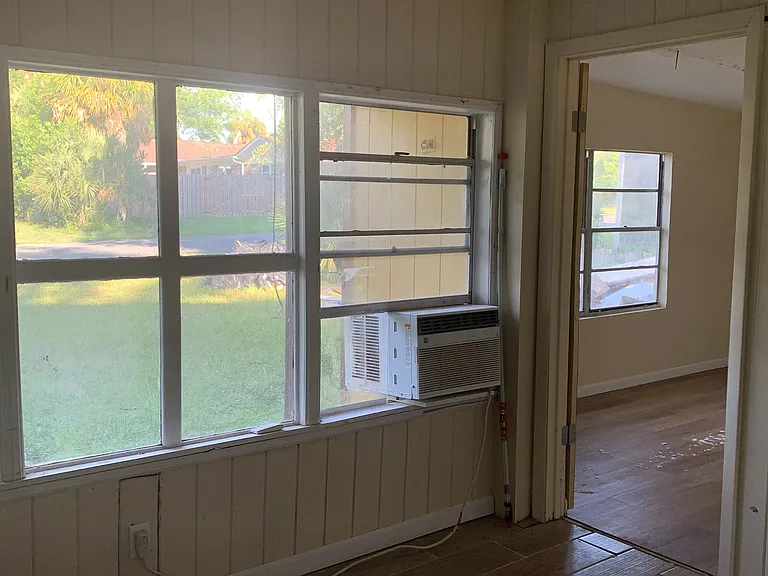 1107 Calhoun St N — Photo 4