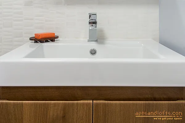 Sold by aptsandlofts.com | media 19