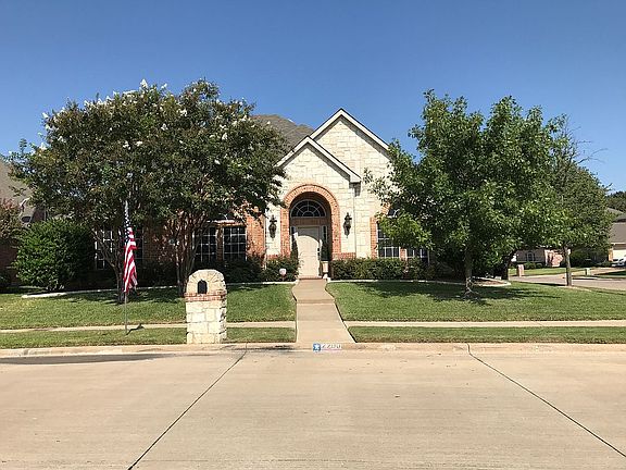 2nd image of 2200 Olivia Ln