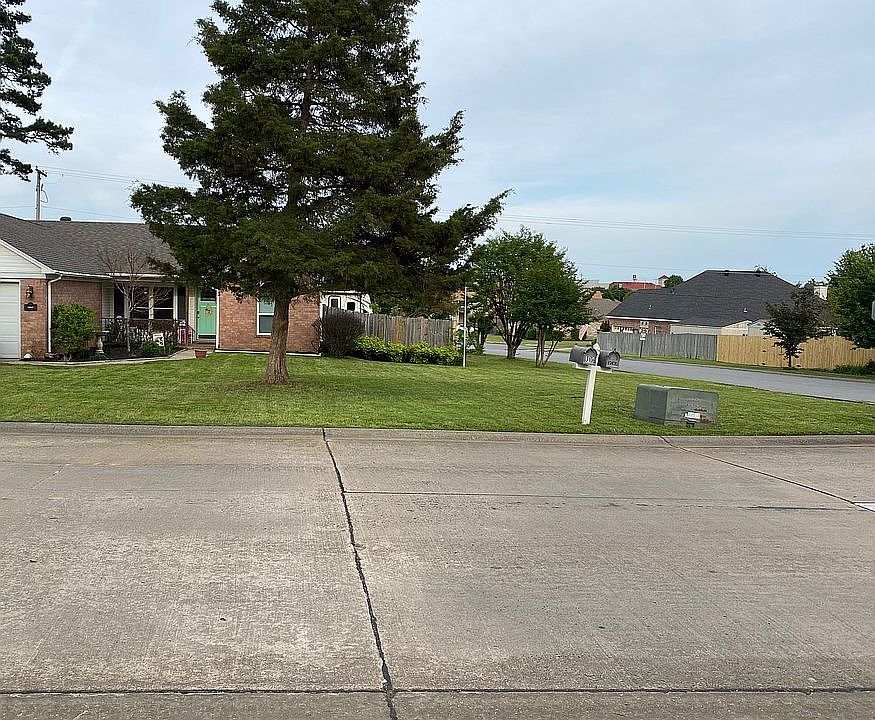 2nd image of 3106 Forest Dr
