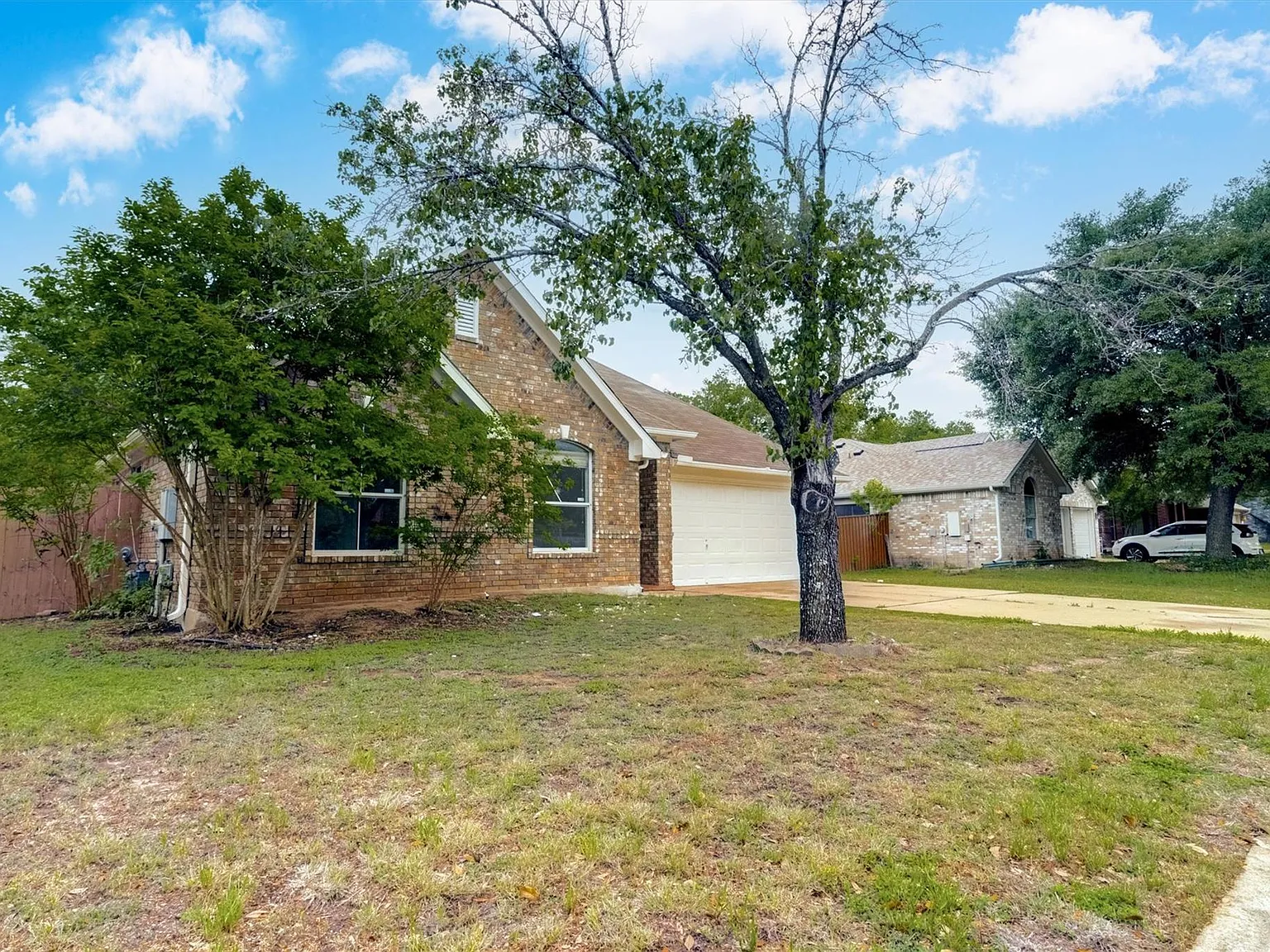 4 bed, 2.0 bath, 1980 sqft, $2,000 — Photo 3