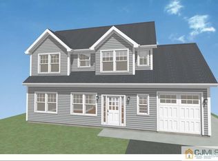 3 Glenville Rd, Edison, NJ 08817