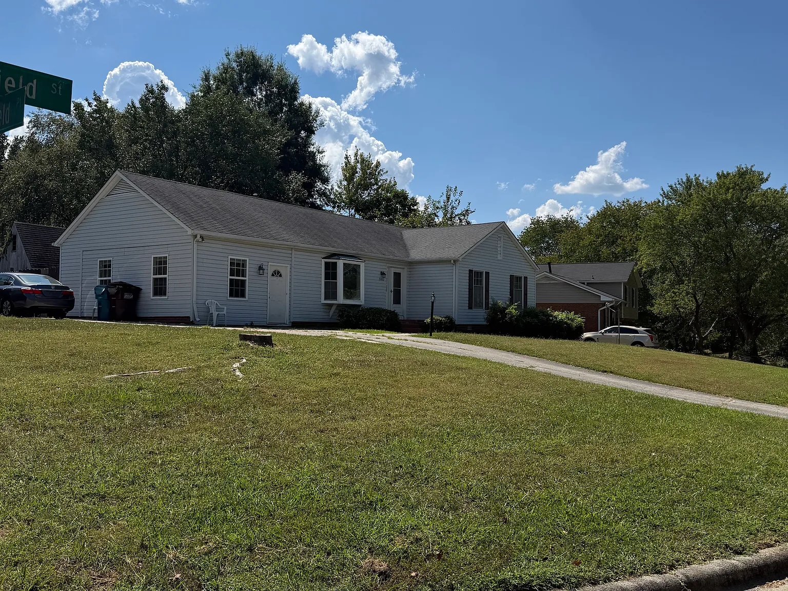 3 bed, 3.5 bath, 1640 sqft, $1,900 — Photo 2