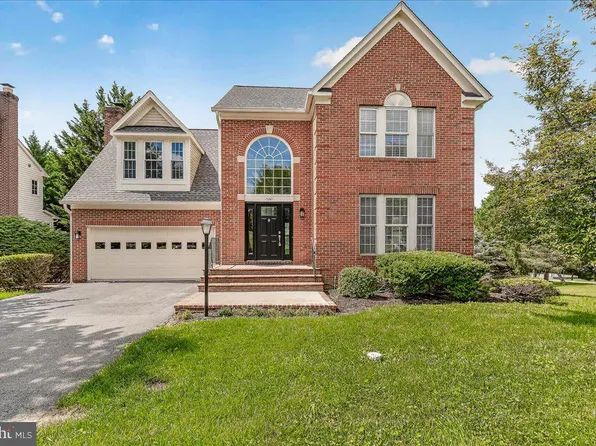 11201 Yardley Ct, Ijamsville, MD 21754