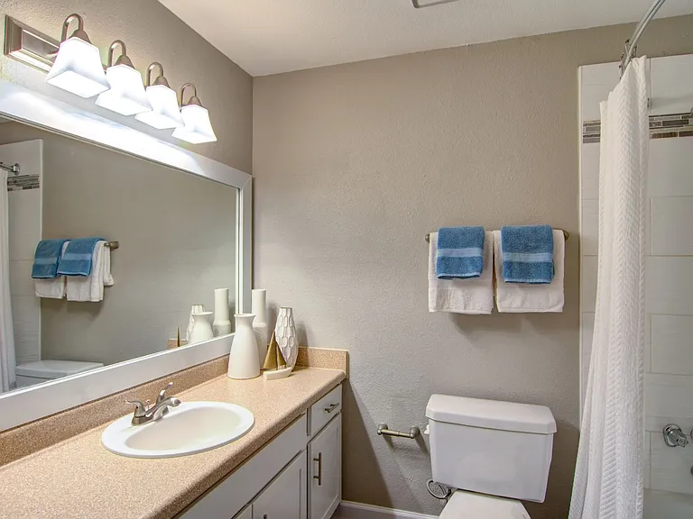 Barrington Hills Apartments — Photo 13