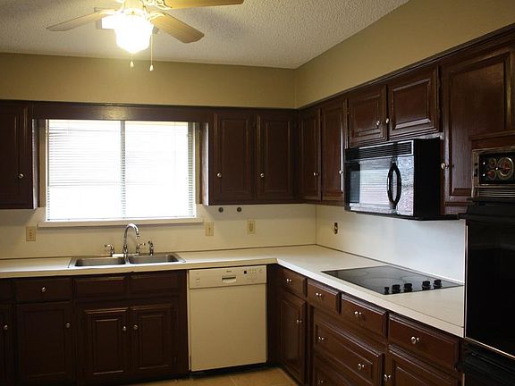 4th image of 2112 Germantown Ct