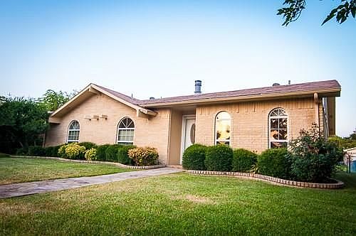 1st image of 5803 Redwood Ln