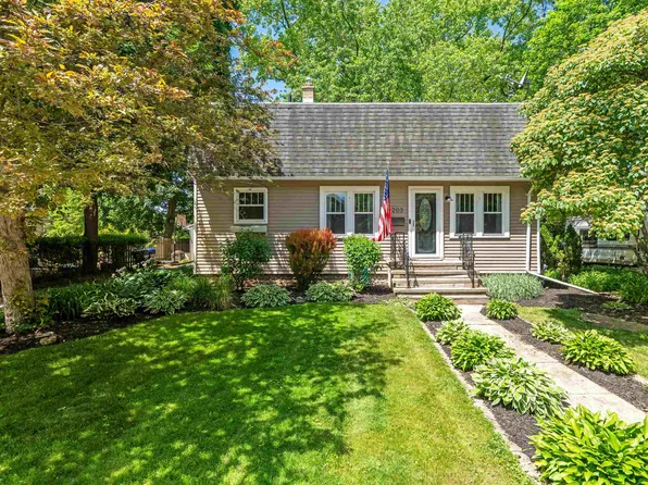 203 Cedar St, Neenah, WI 54956