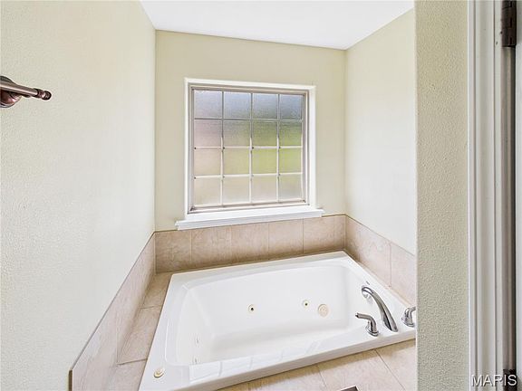 5th image of 16107 Hummingbird Ln
