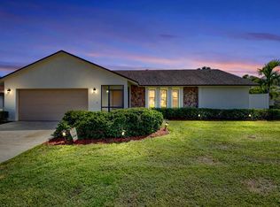 4192 Woods End Rd, Boca Raton, FL 33487