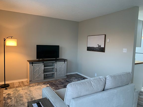 5th image of 325 N 1st St #2