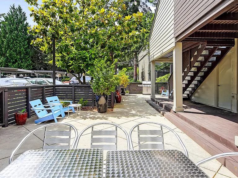 Starboard Apartments — Photo 17