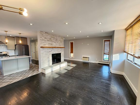 2nd image of 16 Sintsink Dr W Floor 1