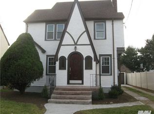 220 Spruce St, West Hempstead, NY 11552