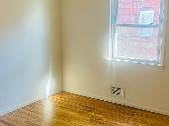 5th image of 1 57ave225st