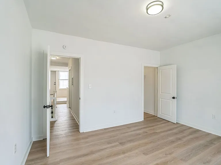 5536 Chester Ave — Photo 9