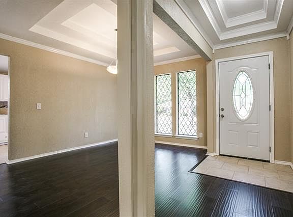 3rd image of 808 Green Brook Dr