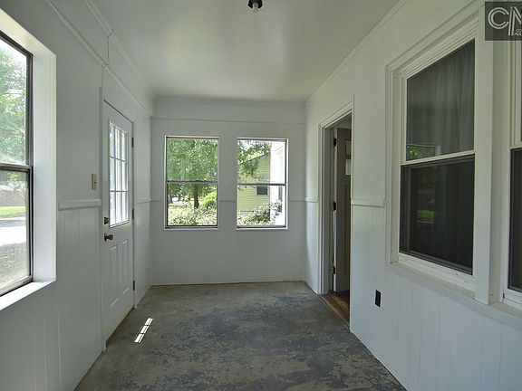 3rd image of 1017 Woodlawn Ave
