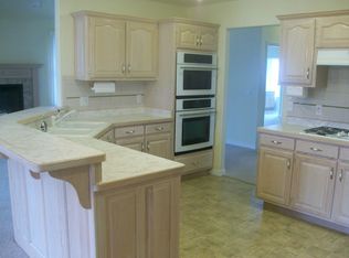 3191 N Dickerson Ave, Springfield, MO 65803