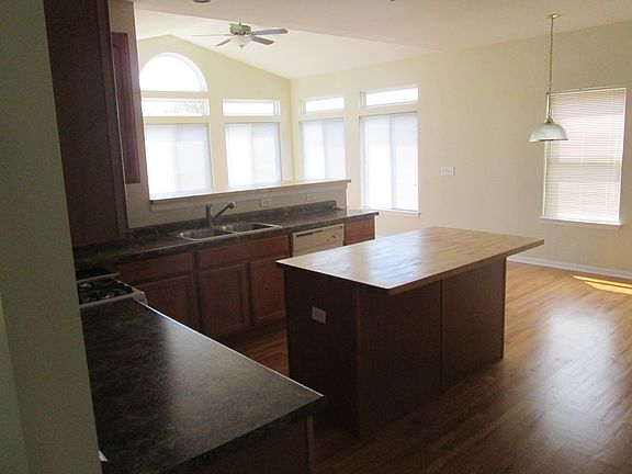 BRIGHT AND OPEN KITCHEN