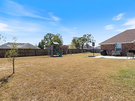3rd image of 9004 Overland Dr