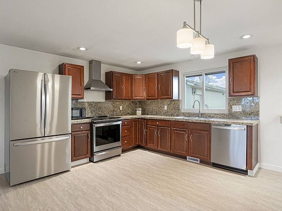 5th image of 1742 W 56th Ave