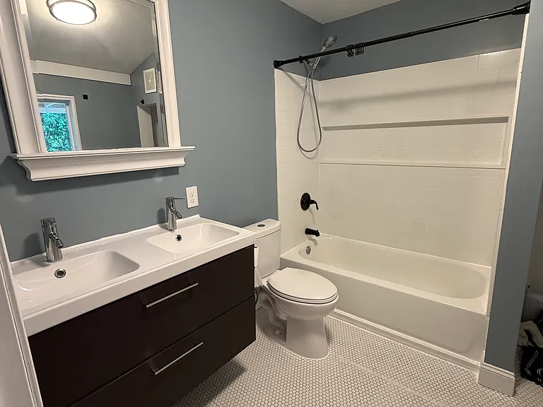 122 S Pleasant St — Photo 13