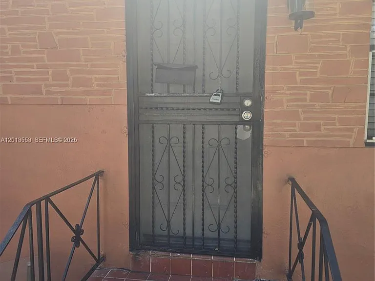 210 NW 69th St #212 — Photo 3
