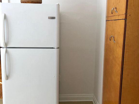 2nd image of 2851 N Fratney St APT 4