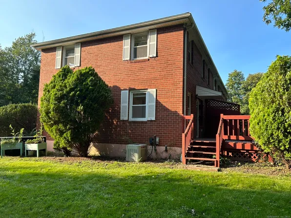 16 Mansfield Drive #16, North Branford, CT 06472