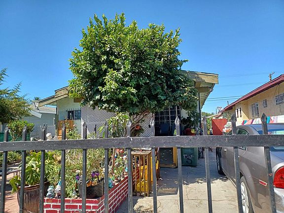 2nd image of 1305 W 55th St